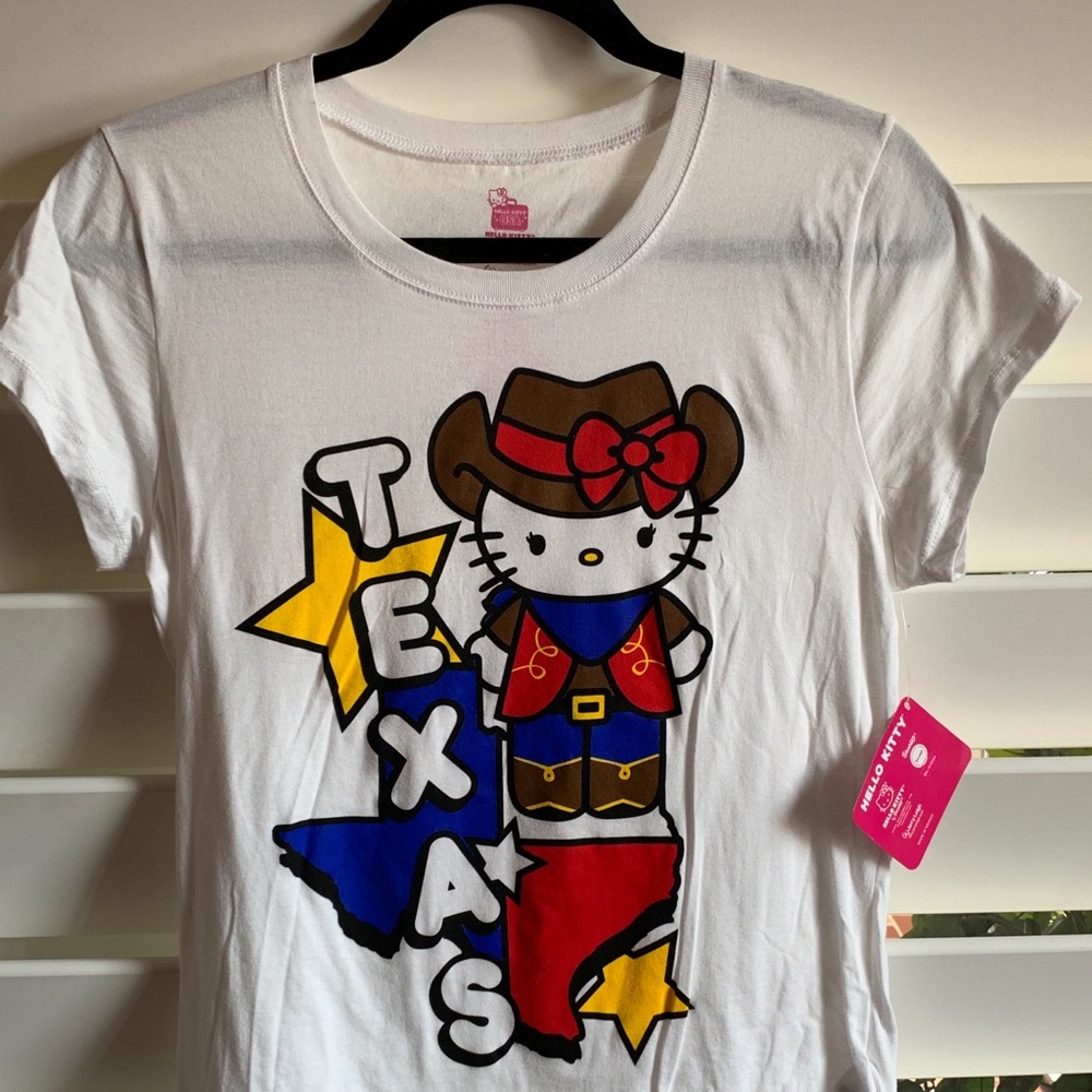 🛍Brand New Hello Kitty T-shirt!